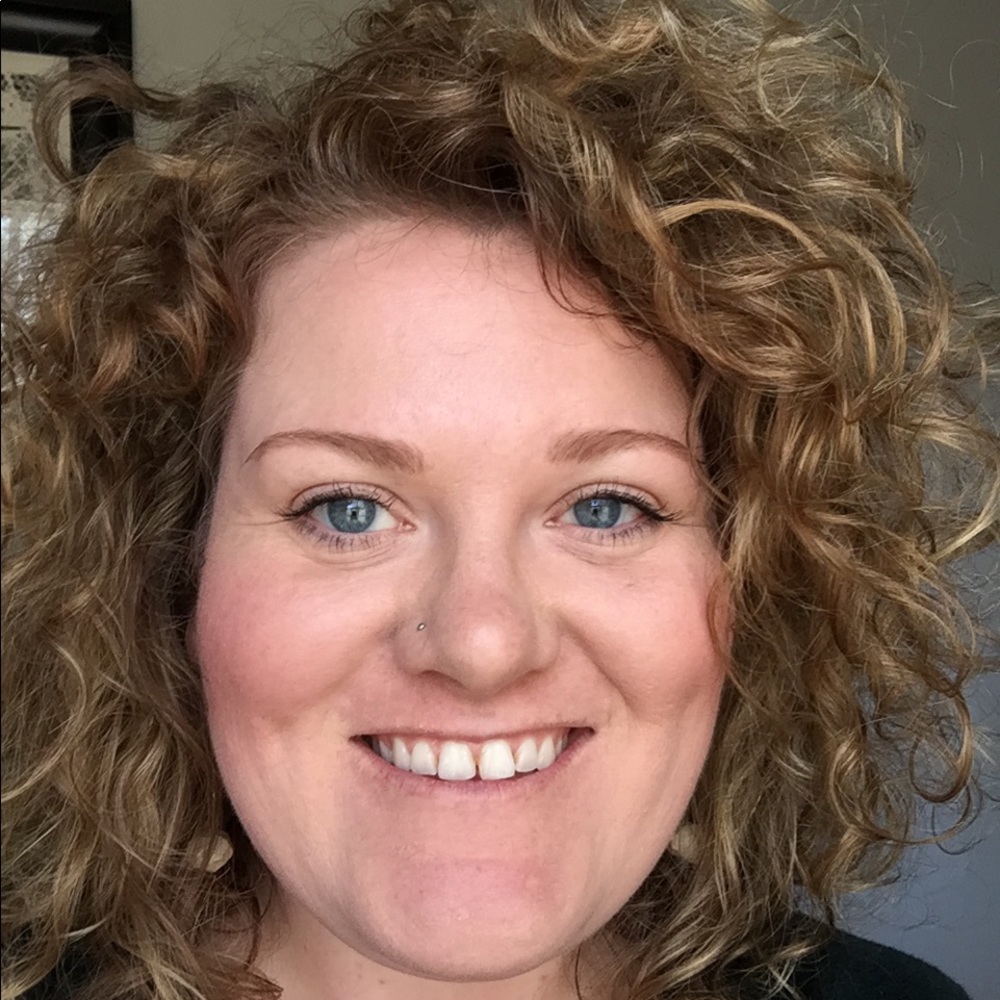 Meet your Posher, Elizabeth